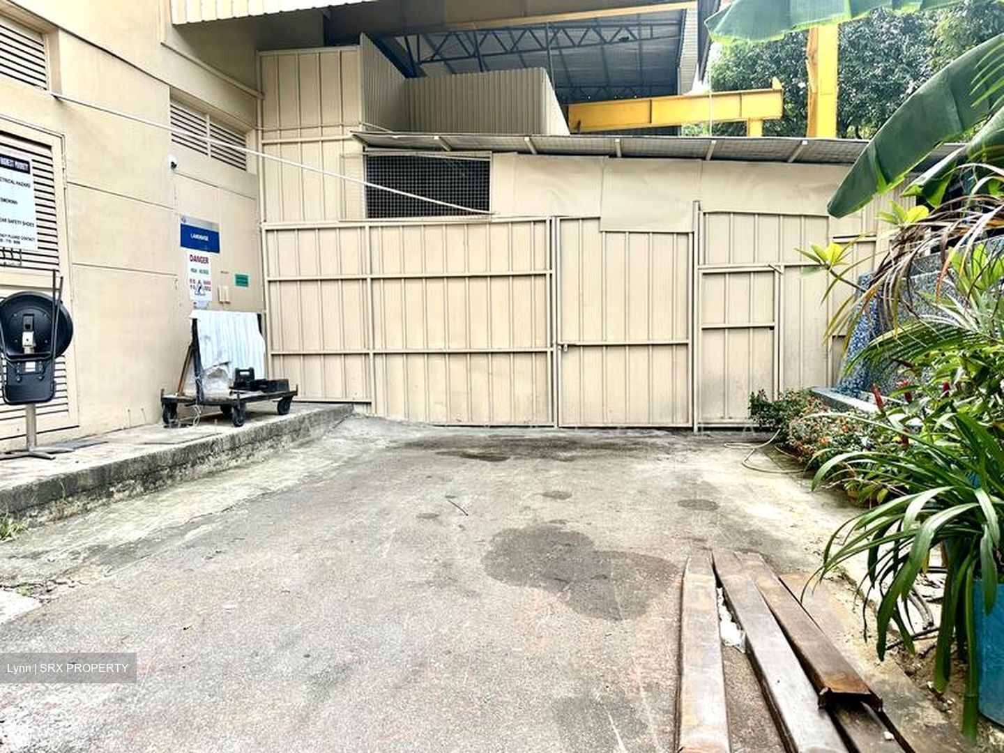 Landbase Industrial Building (D22), Factory #602832681